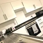 Central Spacious 2 Bedroom By Union Square Free Parking