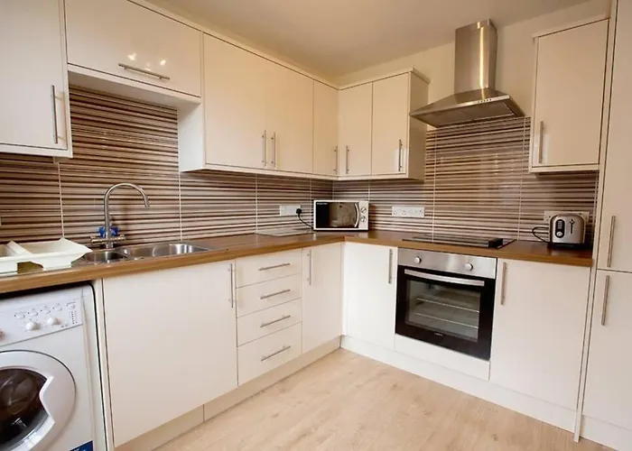City Centre Executive 2 Bed Apartment With Wifi & Parking