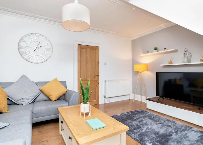 Holburn Apartment