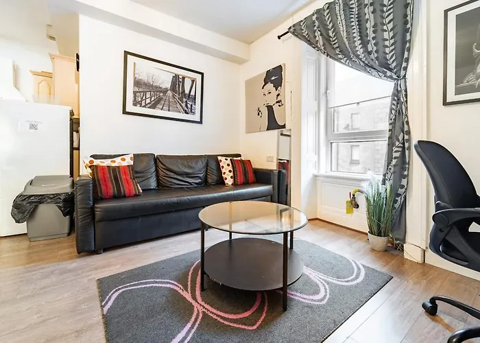 Charles Apartment