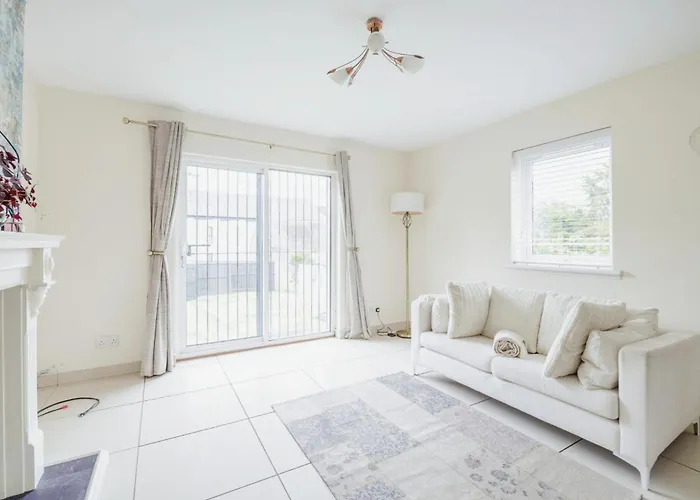 Cosy Modern 2 Bed Garden View Appartment, Parking, Tv Wifi
