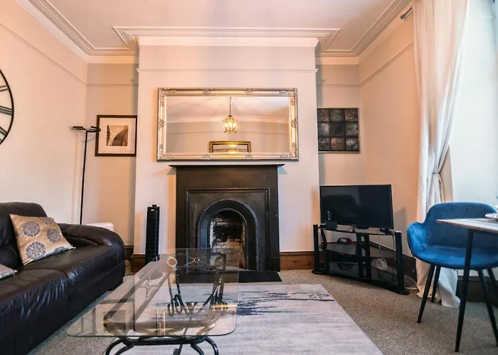Summit Apartment - Cozy Aberdeen West End Flat Prime Location - Perfect For Short Or Long Stay - 1 Bedroom