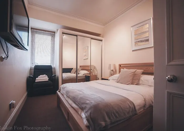 Prime 2 Bedroom City Centre Apt