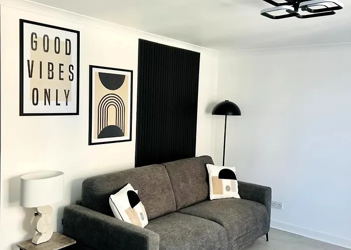 Riverside Apartments - Free Parking