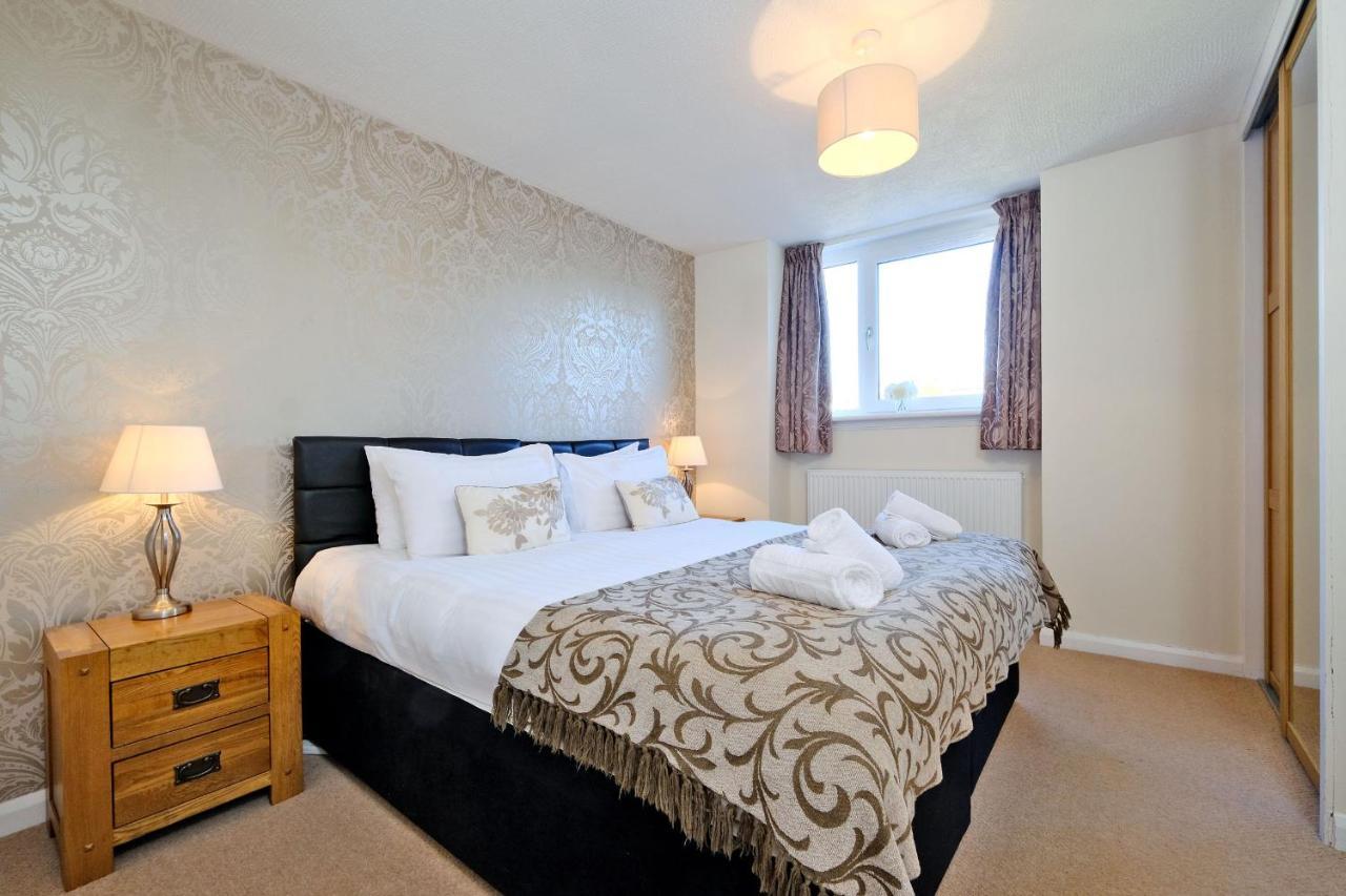 From - Claremont Apartamento