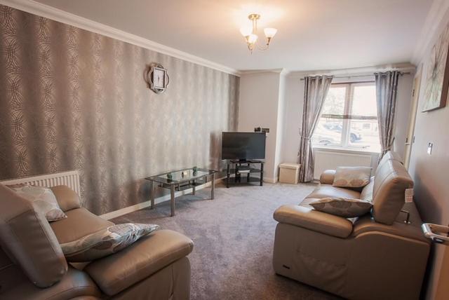 2 Bed Blackburn Village With Wifi & Parking Apartment