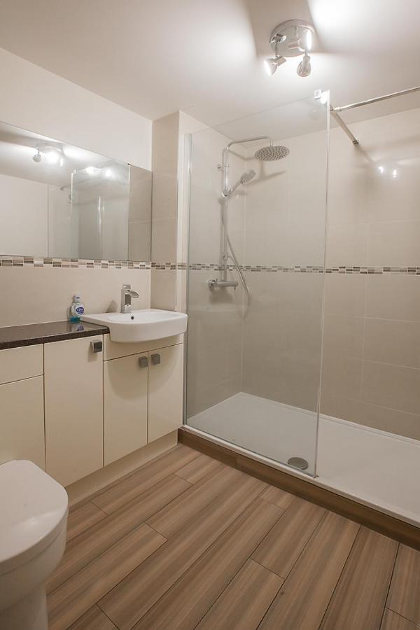 Apartment 2 Bed Blackburn Village With Wifi & Parking *