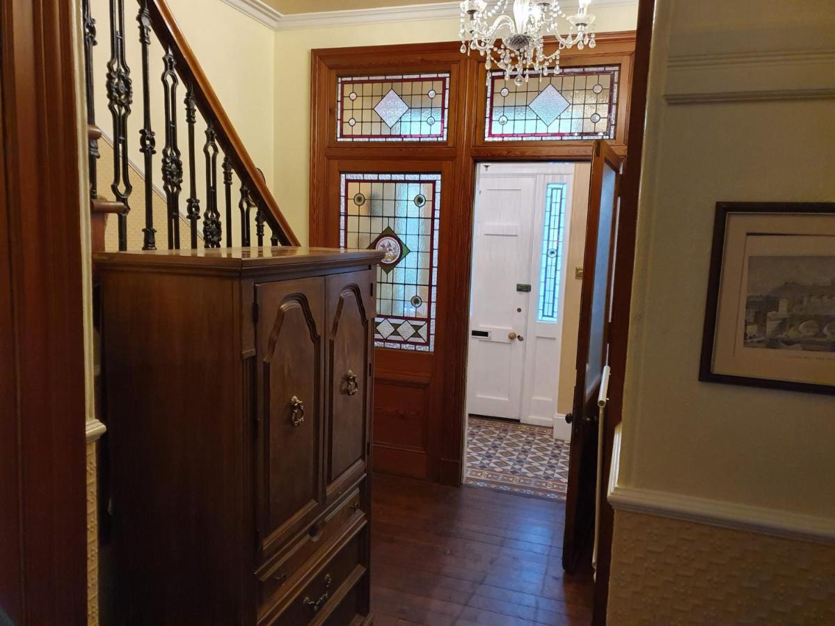 Townhouse 250 *