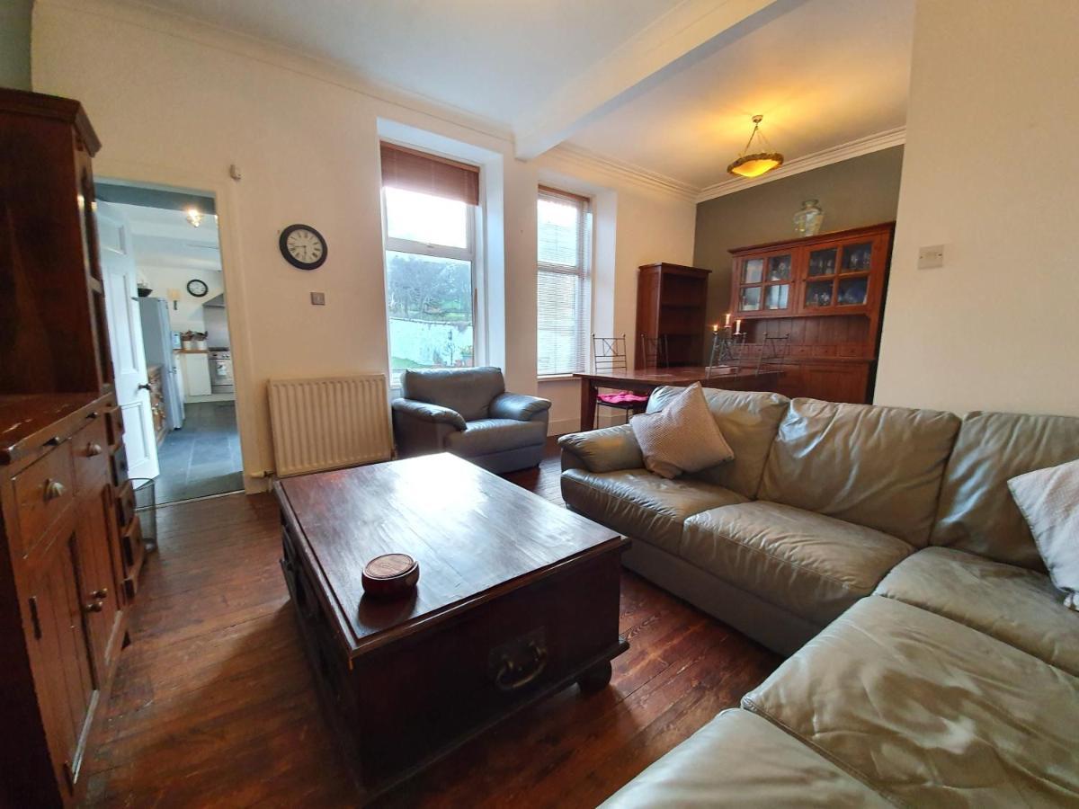Homestay Townhouse 250 Aberdeen
