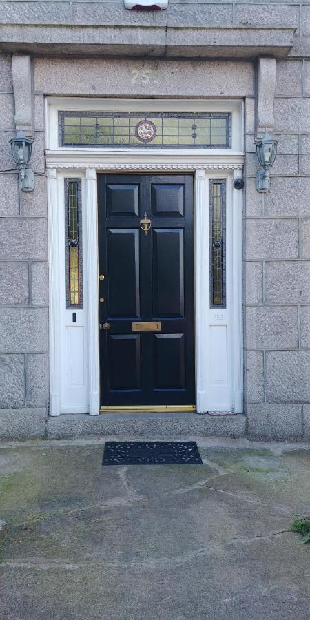 Homestay Townhouse 250 Aberdeen