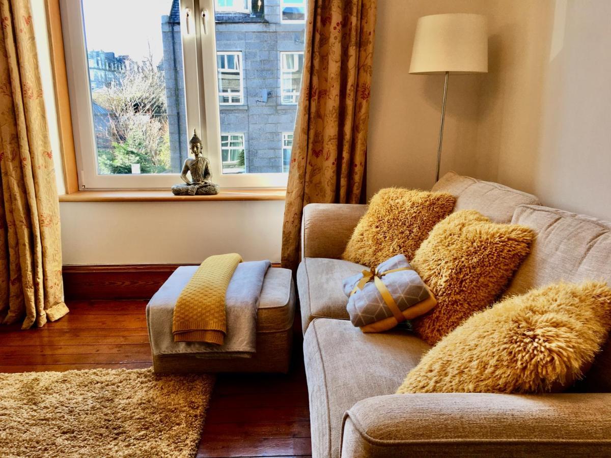 Cosy 2 Bedroom Central - Free Parking, Free Wifi Apartment *