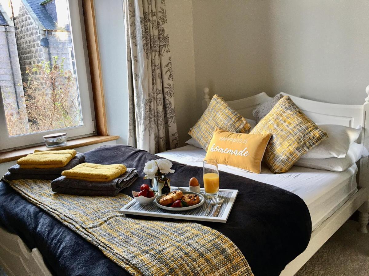 Cosy 2 Bedroom Central - Free Parking, Free Wifi * Aberdeen