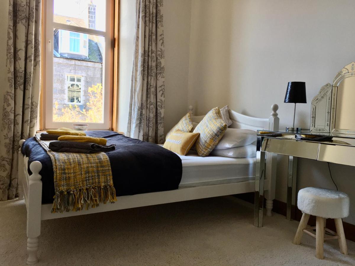 Cosy 2 Bedroom Central - Free Parking, Free Wifi Aberdeen