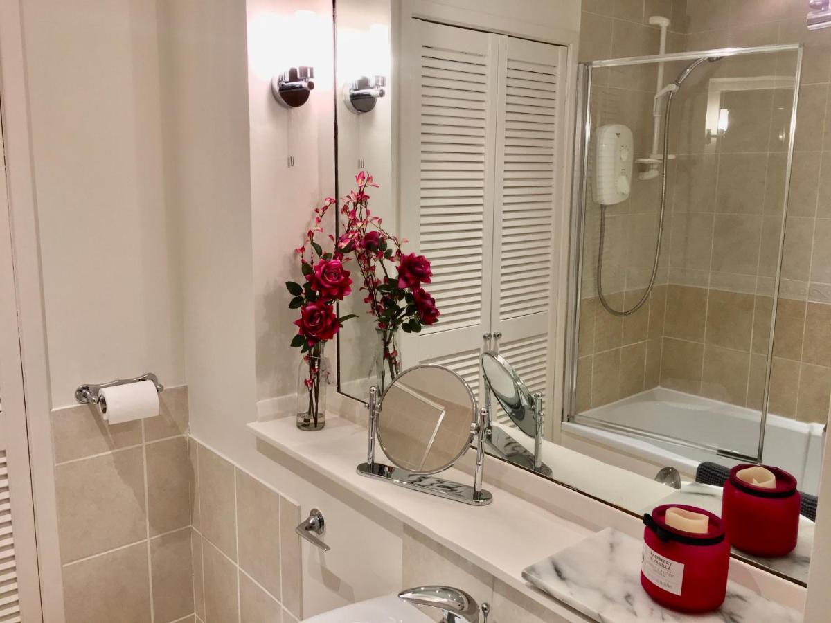 Cosy 2 Bedroom Central - Free Parking, Free Wifi Aberdeen