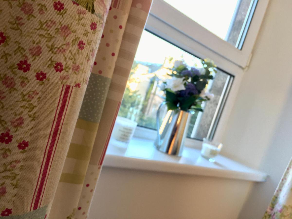 Cosy 2 Bedroom Central - Free Parking, Free Wifi Apartment