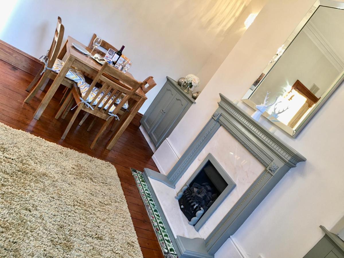 Cosy 2 Bedroom Central - Free Parking, Free Wifi