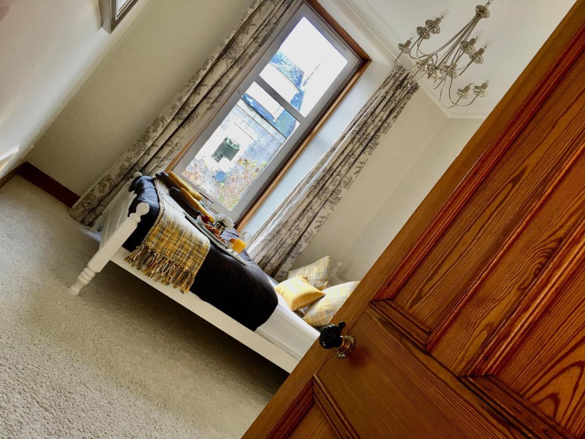 Cosy 2 Bedroom Central - Free Parking, Free Wifi Apartment *