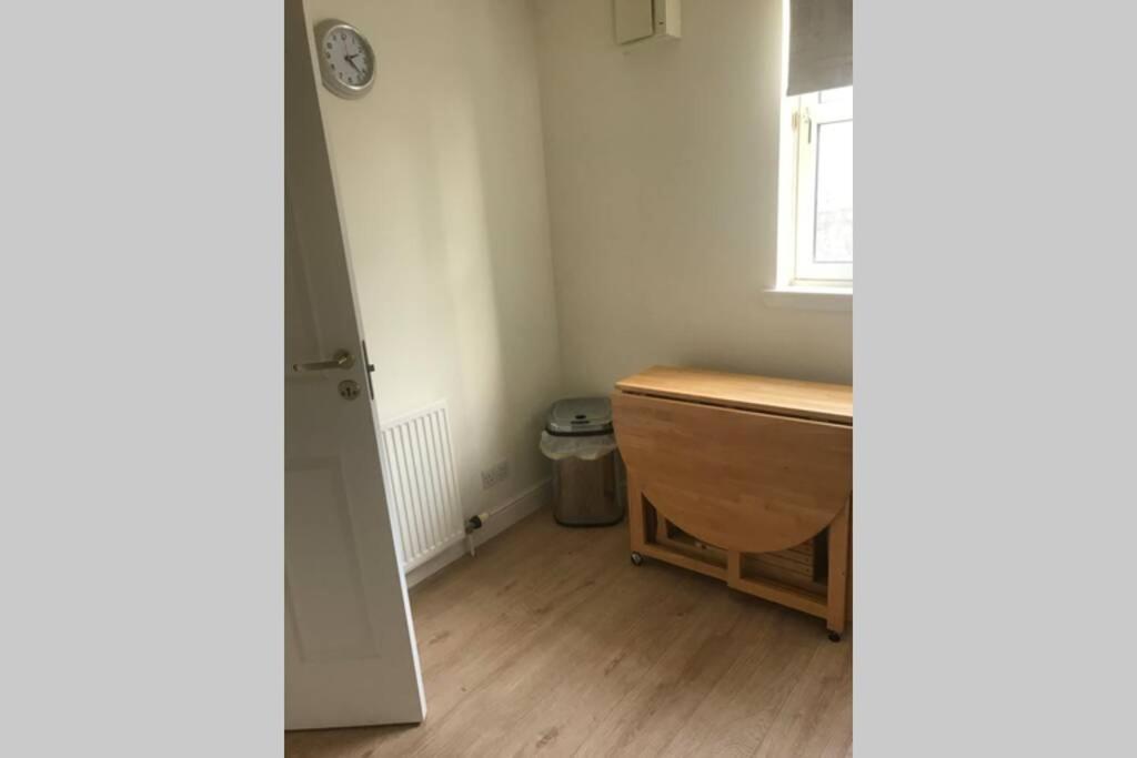 Apartment Centre Executive 2 Bed With Wifi & Parking *