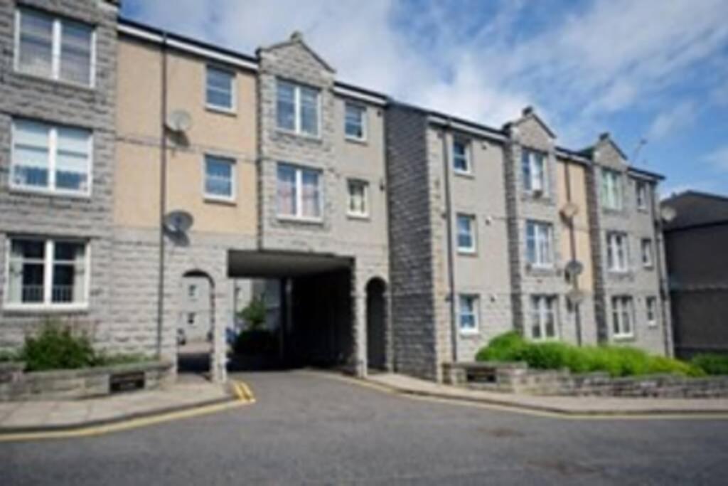 Centre Executive 2 Bed With Wifi & Parking *