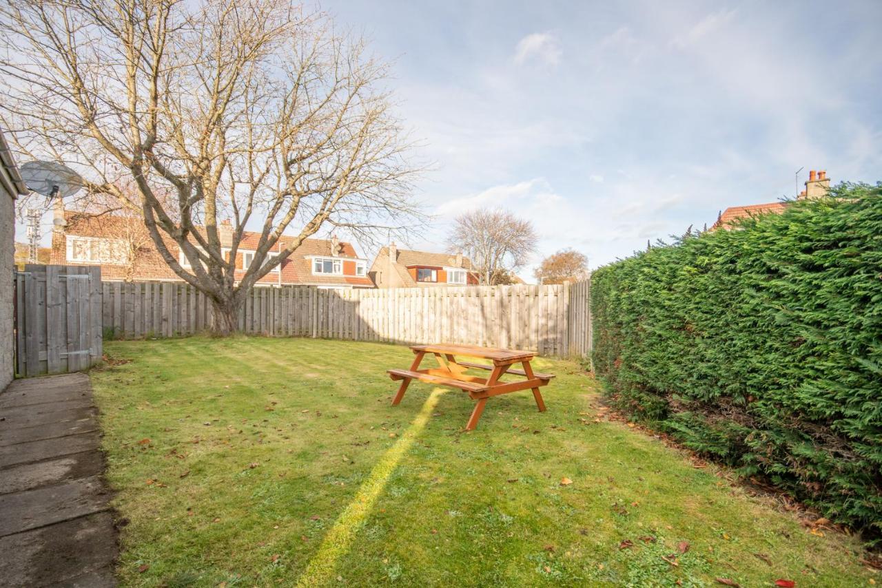 Holiday home Dwellcome Aberdeen: 5-bedroom Garden House With Fast Wi-fi *