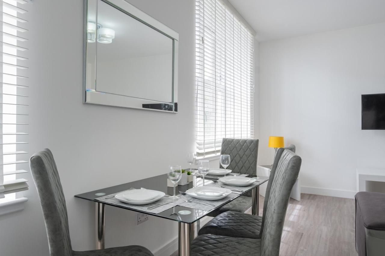 Apartment Park Not Avail Able *