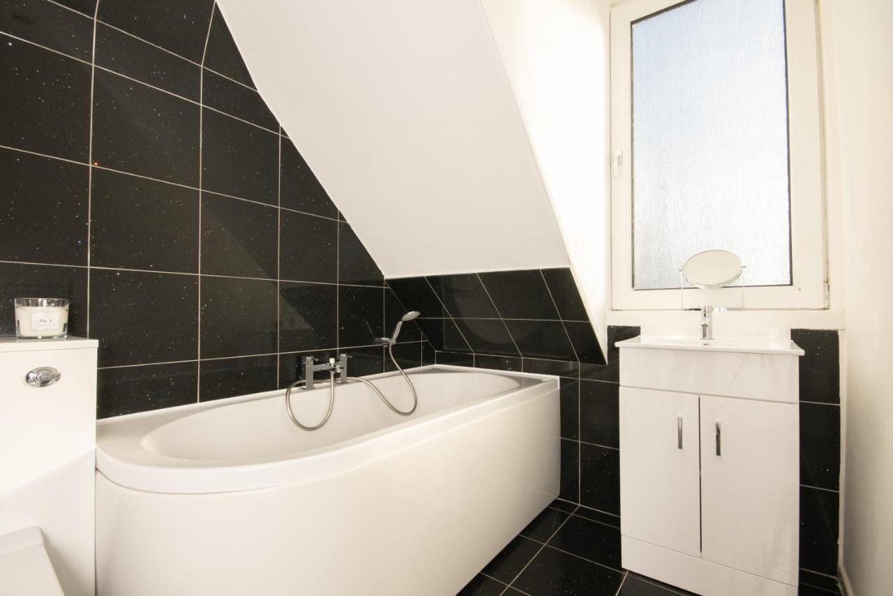 Dwellcome Aberdeen: 5-bedroom Garden House With Fast Wi-fi Aberdeen