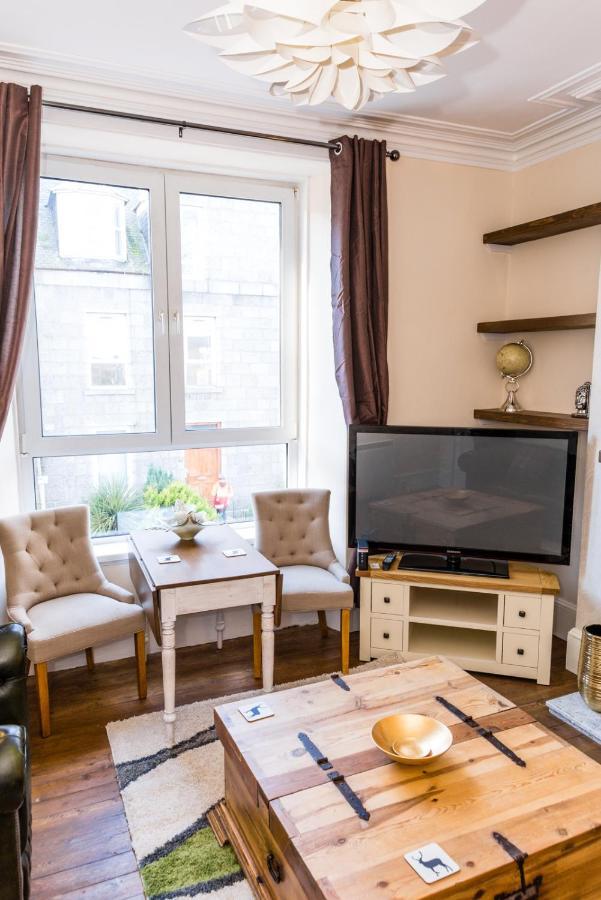 Stylish 2 Bedroom, Centre Apartment Aberdeen