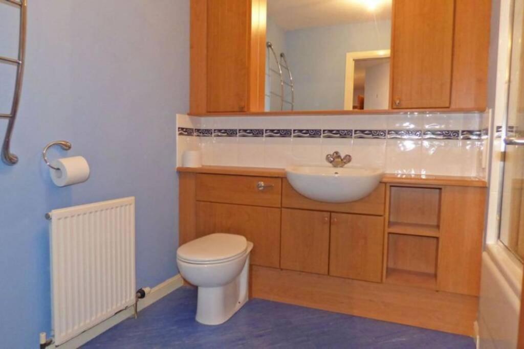 Comfortable, Self Contained 2 Double Beds Town Near Pittodrie Stadium
