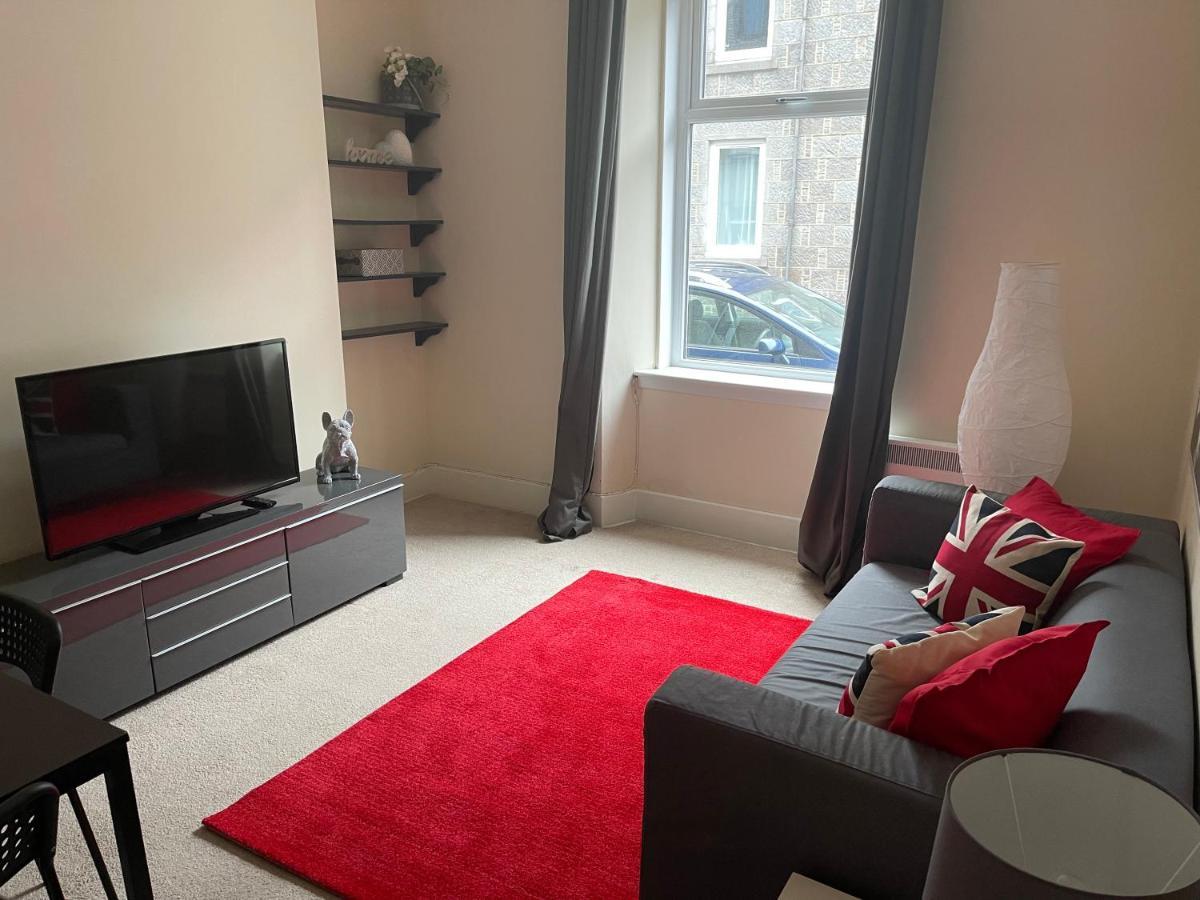 Apartment Beautiful 2 Bedroom Apartment- Prime Location, Centre