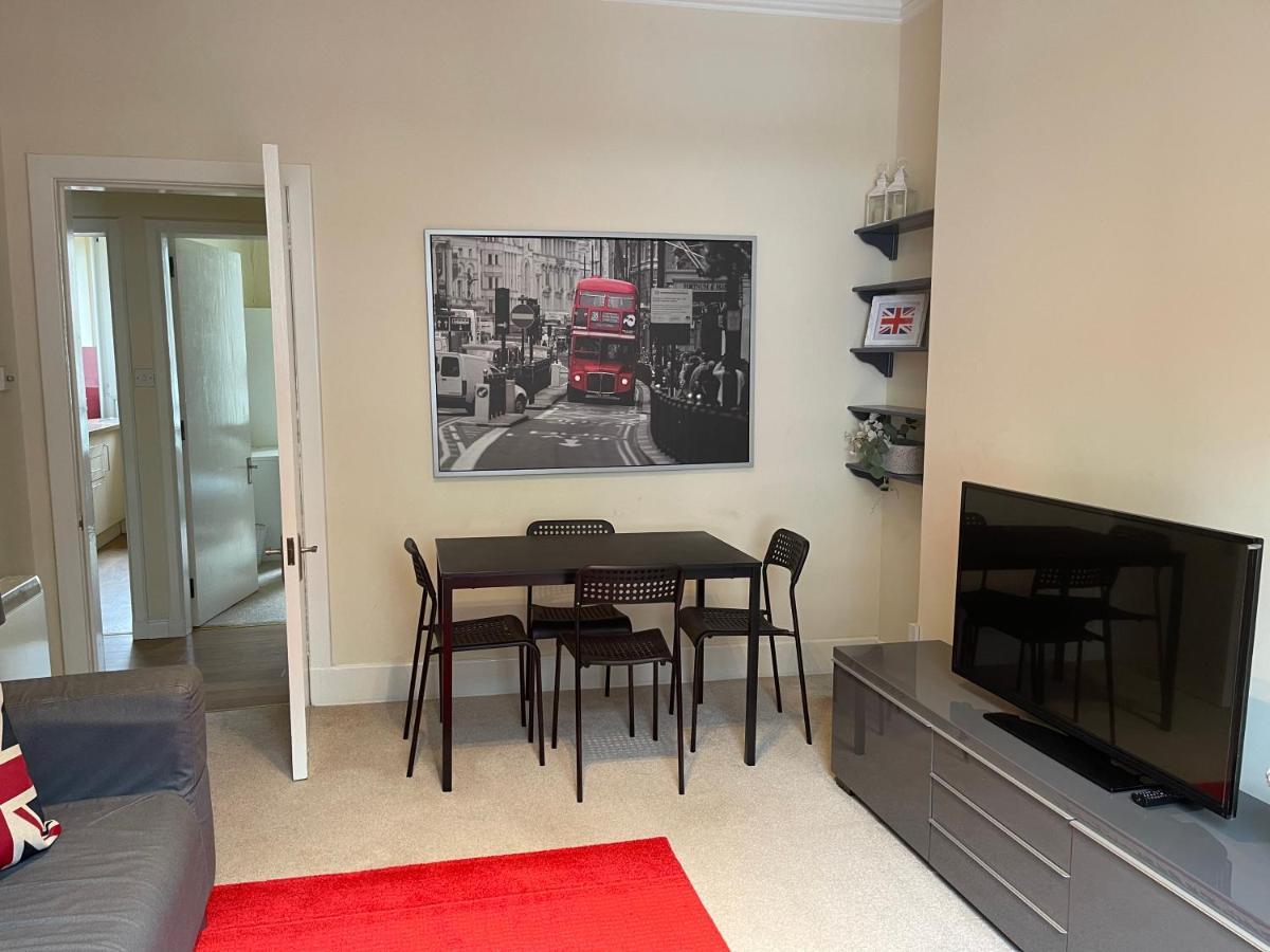 Apartment Beautiful 2 Bedroom Apartment- Prime Location, Centre