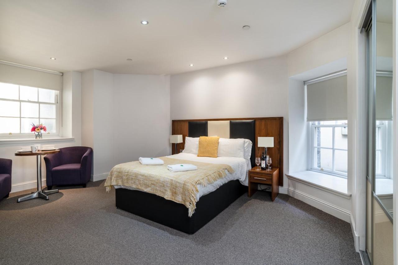 Victoria Court -