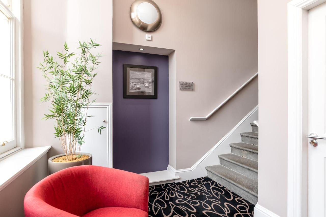 Victoria Court -