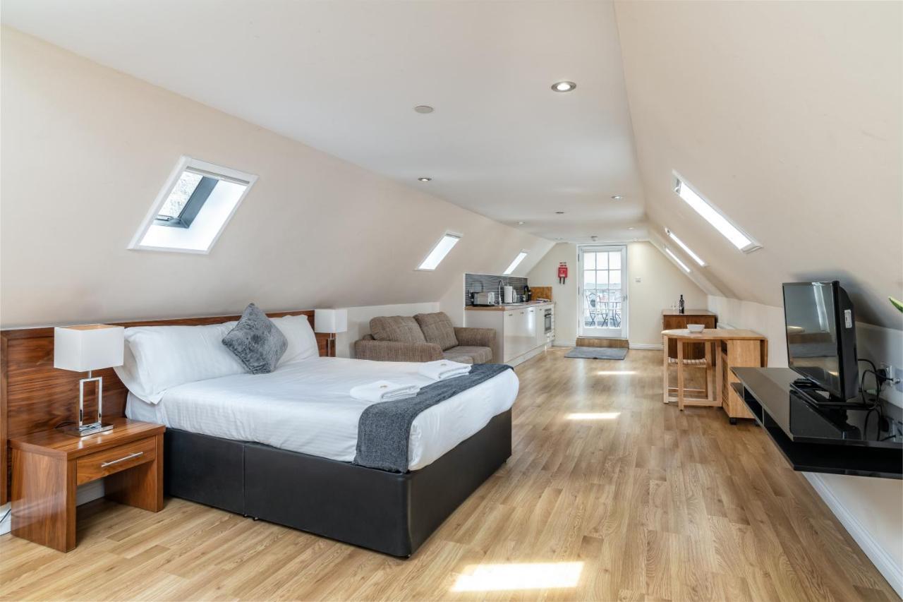 Victoria Court -