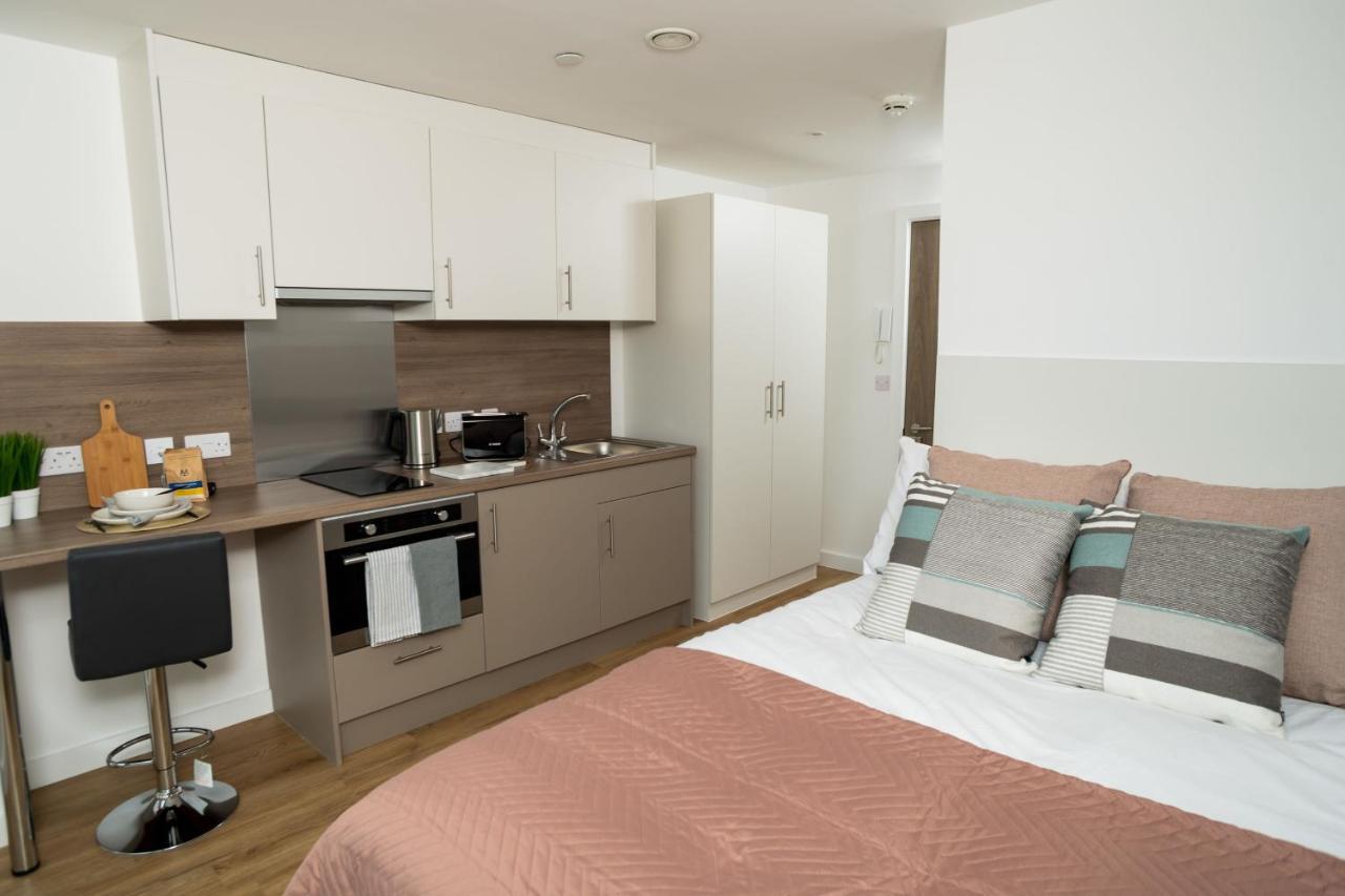 Apartment Chic And At The Point In *