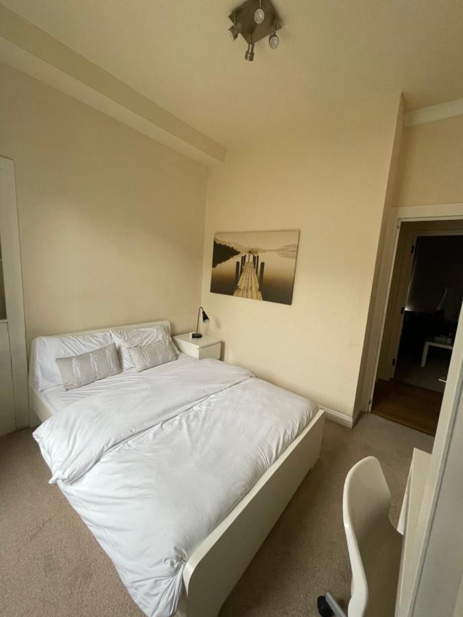 Beautiful 2 Bedroom Apartment- Prime Location, Centre *