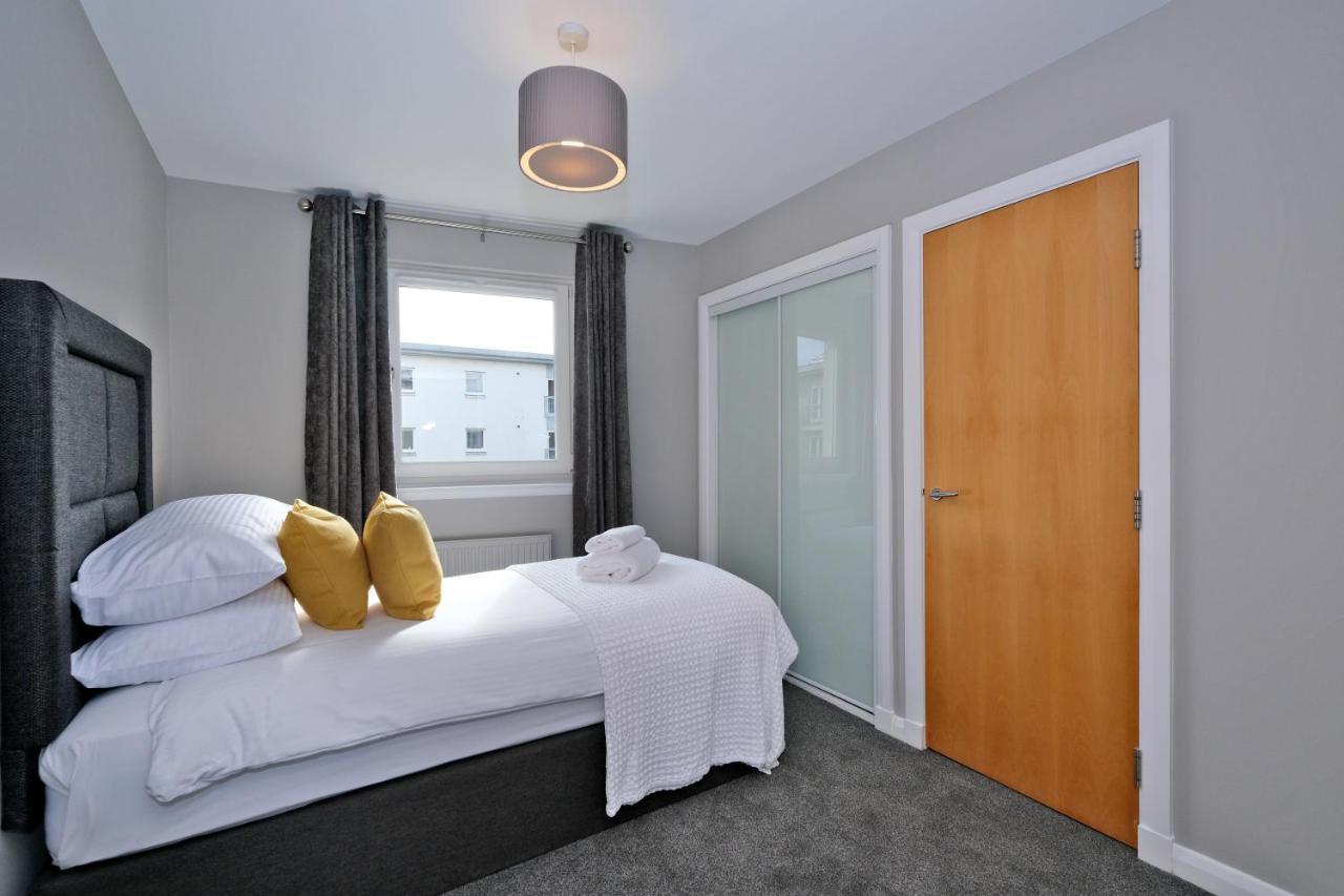 Bright And Spacious With A Balcony And Views Aparthotel Aberdeen