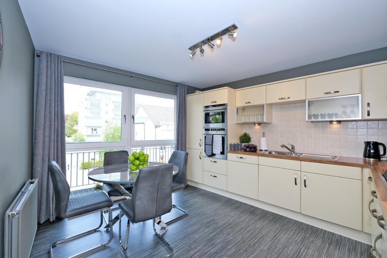 Bright And Spacious With A Balcony And Views Aparthotel Aberdeen