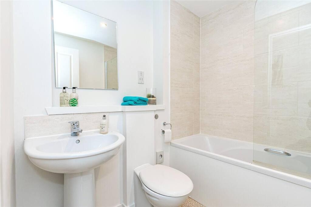 Stunning Executive Relocation 2 Bed Apartamento *