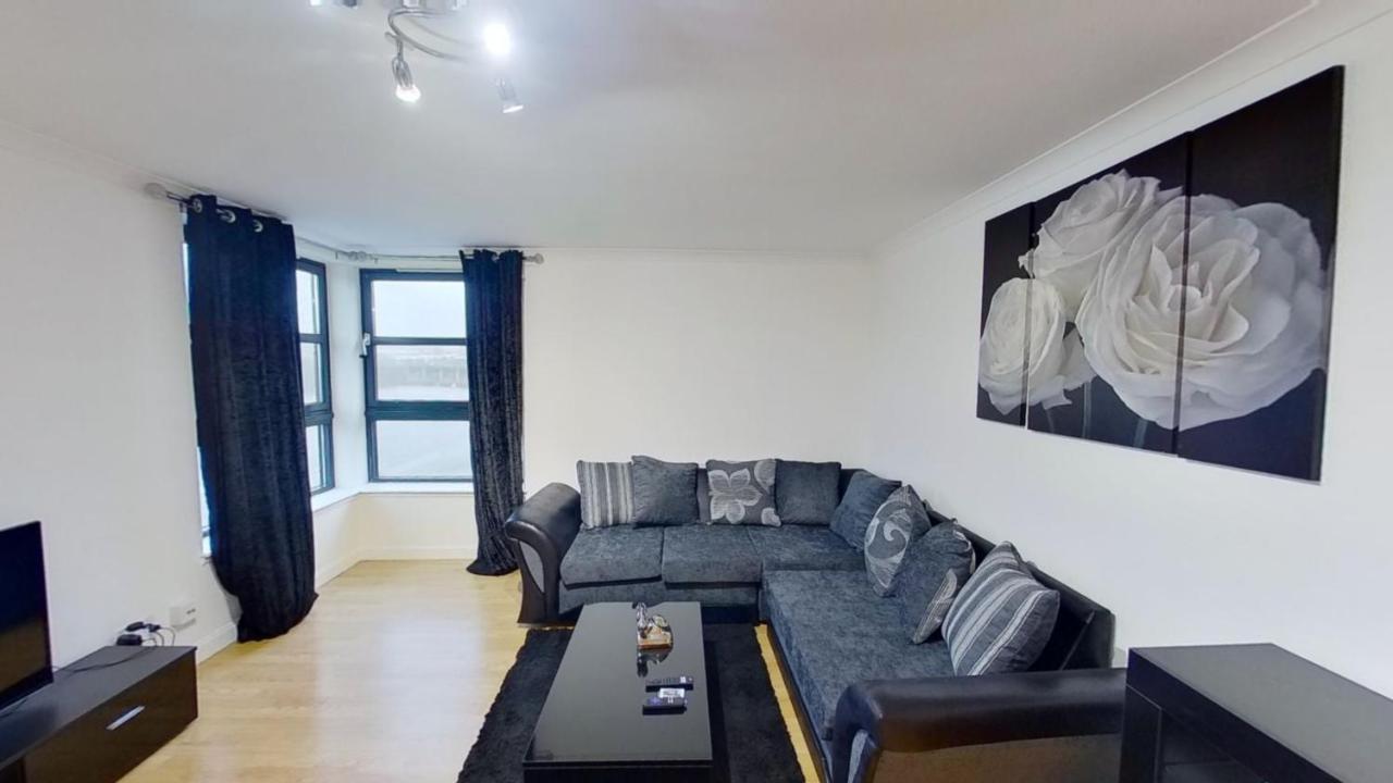 Apartment Orangeapartments Riverside Drive,5 Minutes From Centre
