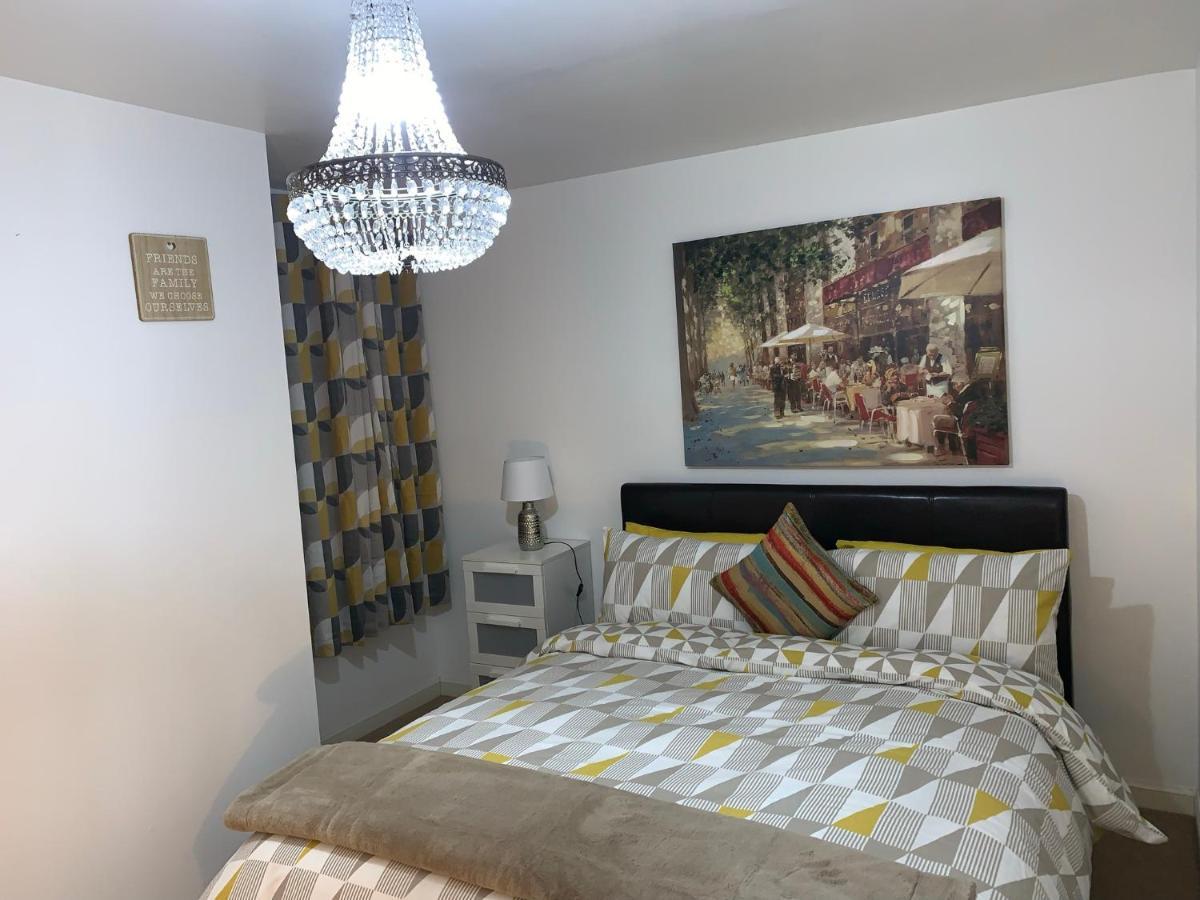 Holland Drive 2 Bedroom Flat Apartment