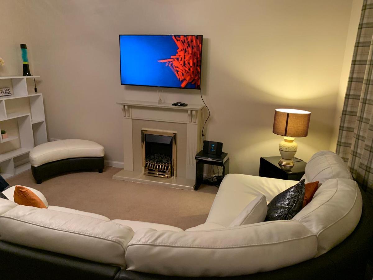 Holland Drive 2 Bedroom Flat *