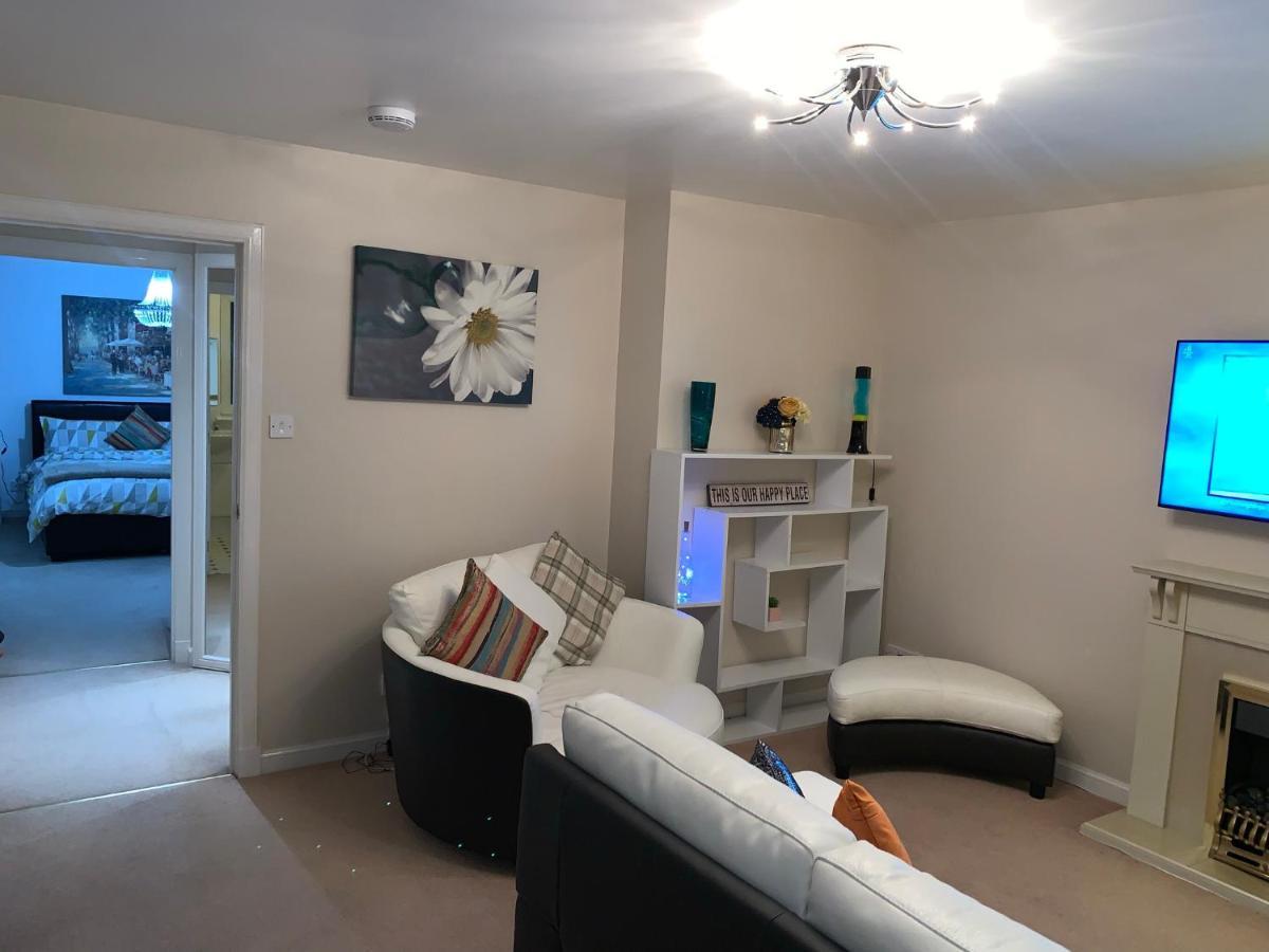 Holland Drive 2 Bedroom Flat *