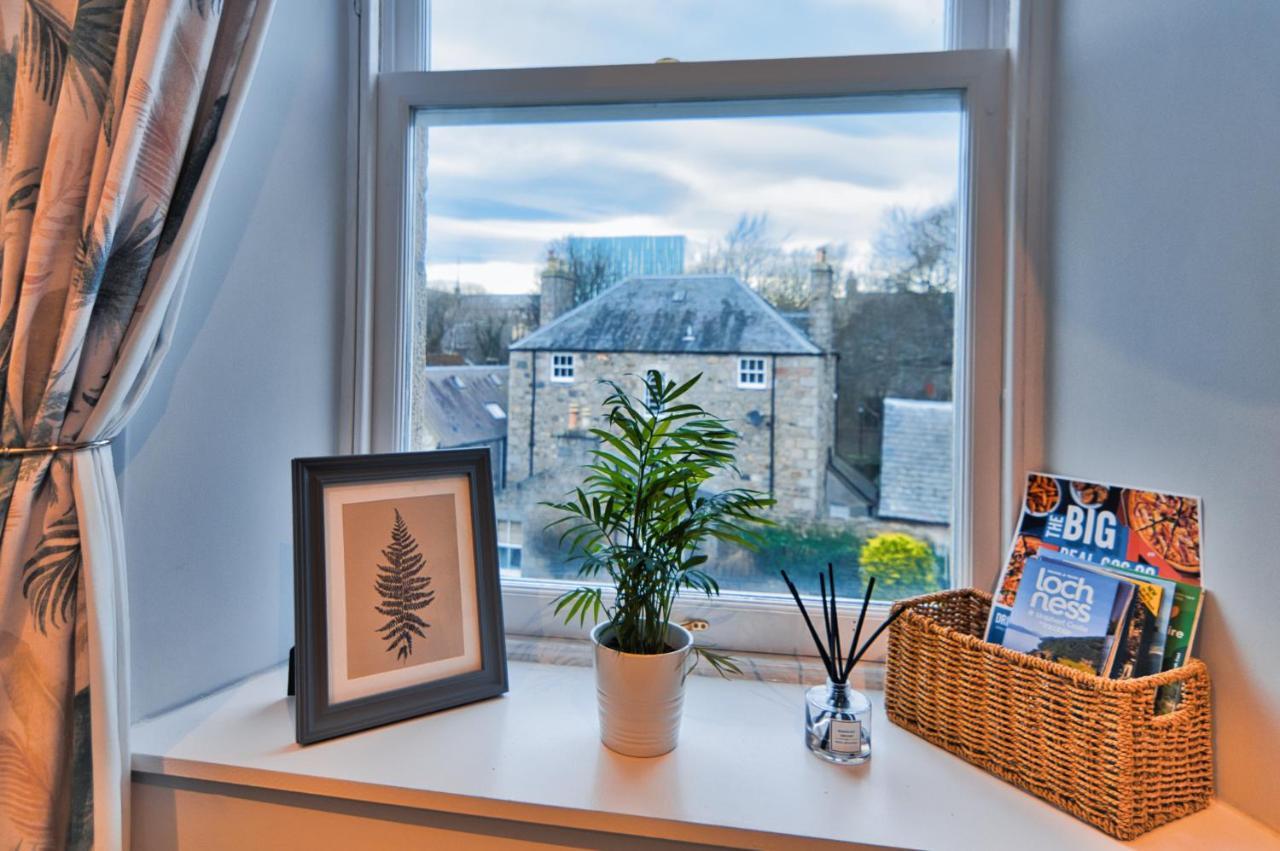 Apartment Modern & Cosy In The Heart Of The Historic Old Town Of Aberdeen, Free Wifi, Free Parking