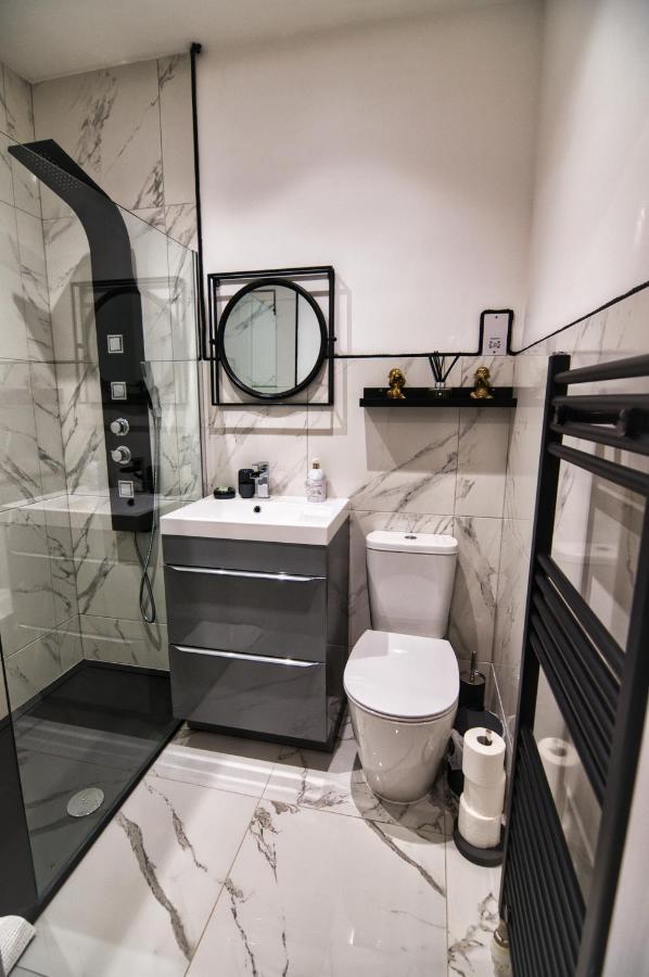 Modern & Cosy In The Heart Of The Historic Old Town Of Aberdeen, Free Wifi, Free Parking *