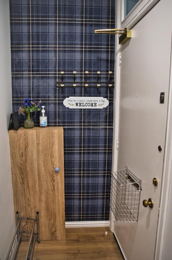 Modern & Cosy In The Heart Of The Historic Old Town Of Aberdeen, Free Wifi, Free Parking *