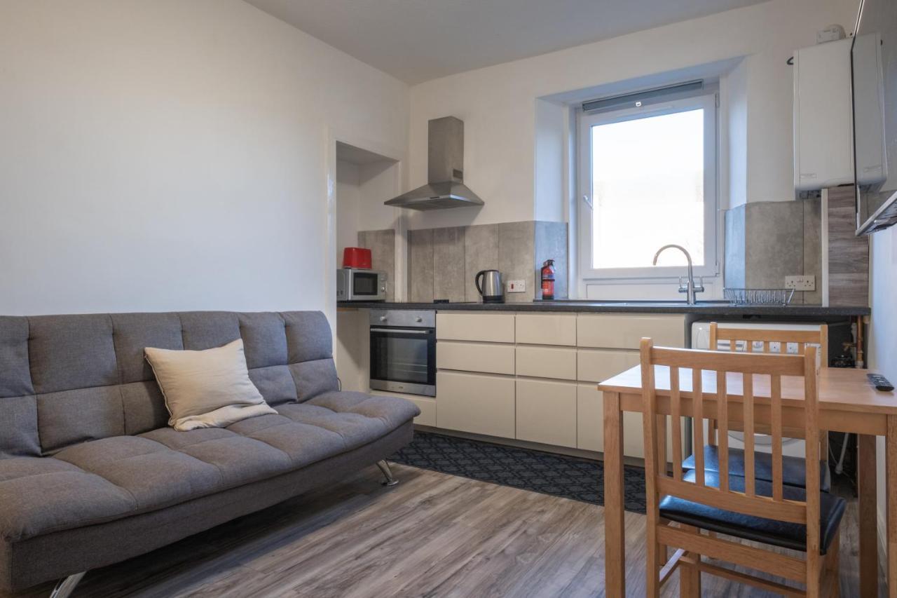 Hutch 2 Bed * Aberdeen