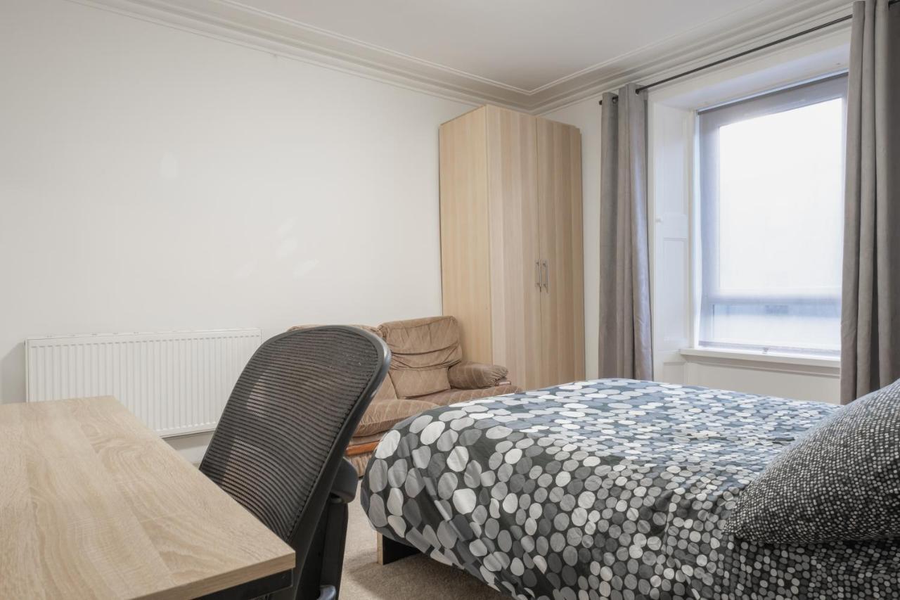 Hutch 2 Bed Apartment Aberdeen