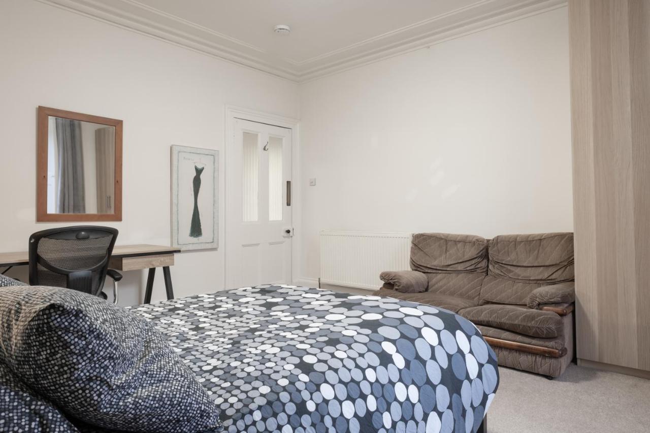 Hutch 2 Bed * Aberdeen