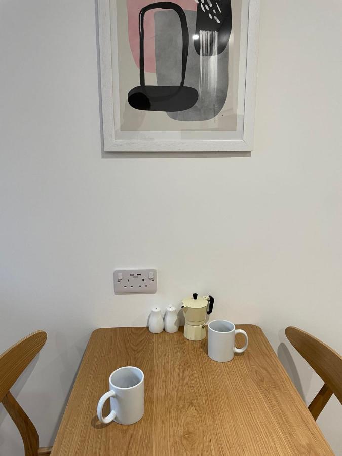 Chic And At The Point In Apartment Aberdeen