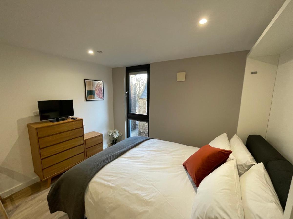Chic And At The Point In Apartment Aberdeen